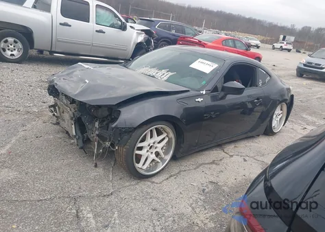 2013 Scion Fr-S z USA, uszkodzony, nr VIN JF1ZNAA18D1715328